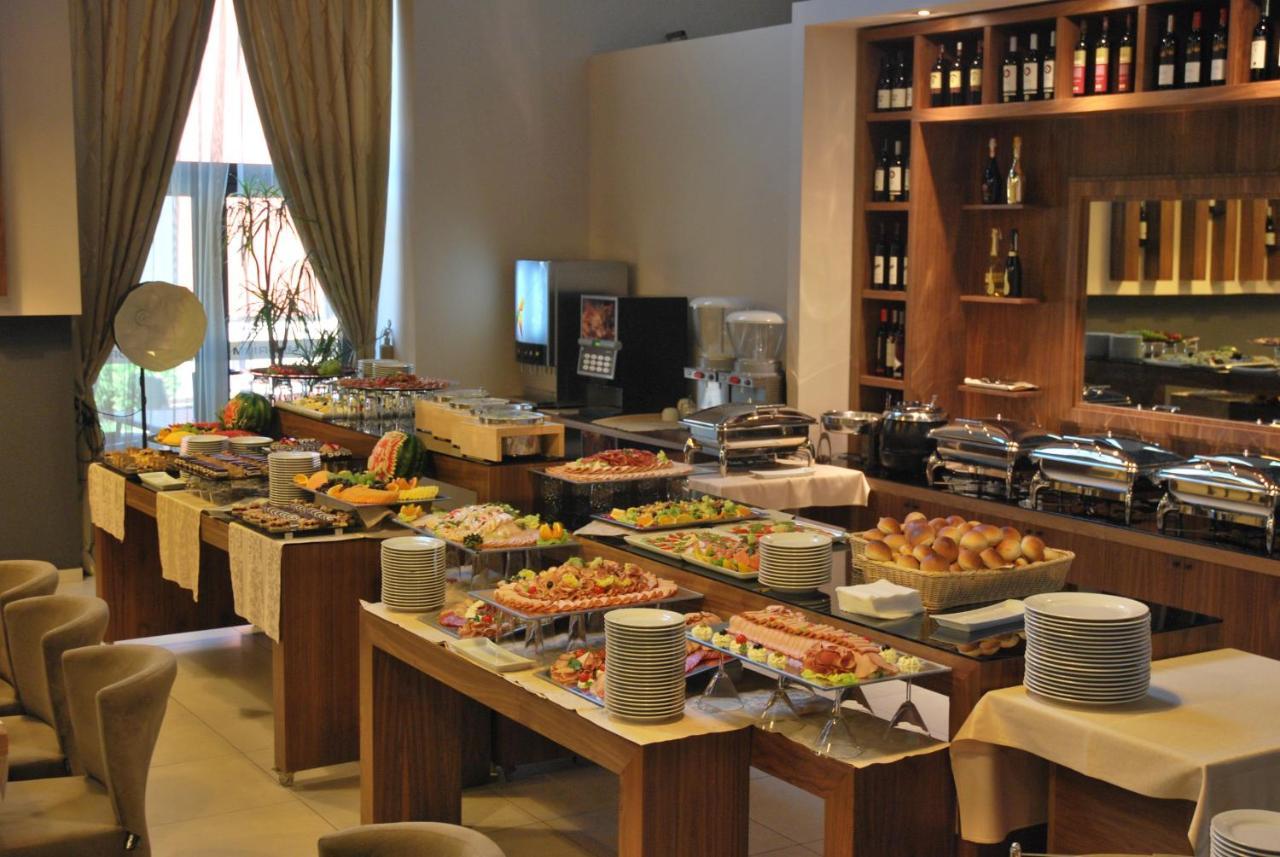 Hotel Jelena บันยาลูกา ภายนอก รูปภาพ